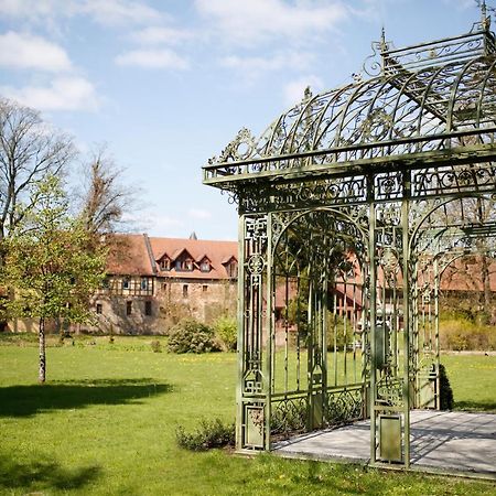 Schlosshotel Weyberhoefe Hösbach Екстериор снимка