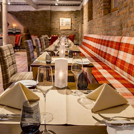 Schlosshotel Weyberhoefe Hösbach Екстериор снимка