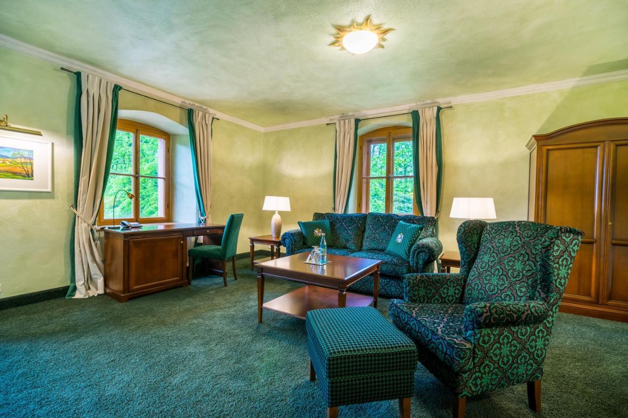 Schlosshotel Weyberhoefe Hösbach Екстериор снимка