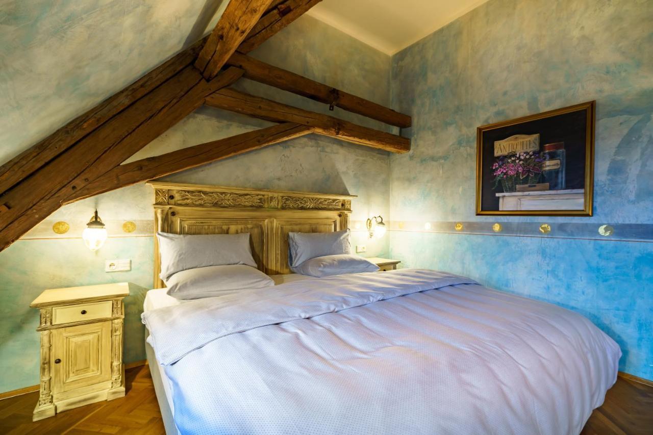 Schlosshotel Weyberhoefe Hösbach Екстериор снимка